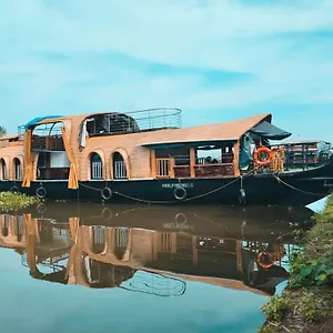 https://kalappura-homestay-n-houseboats.hotels-alappuzha.com